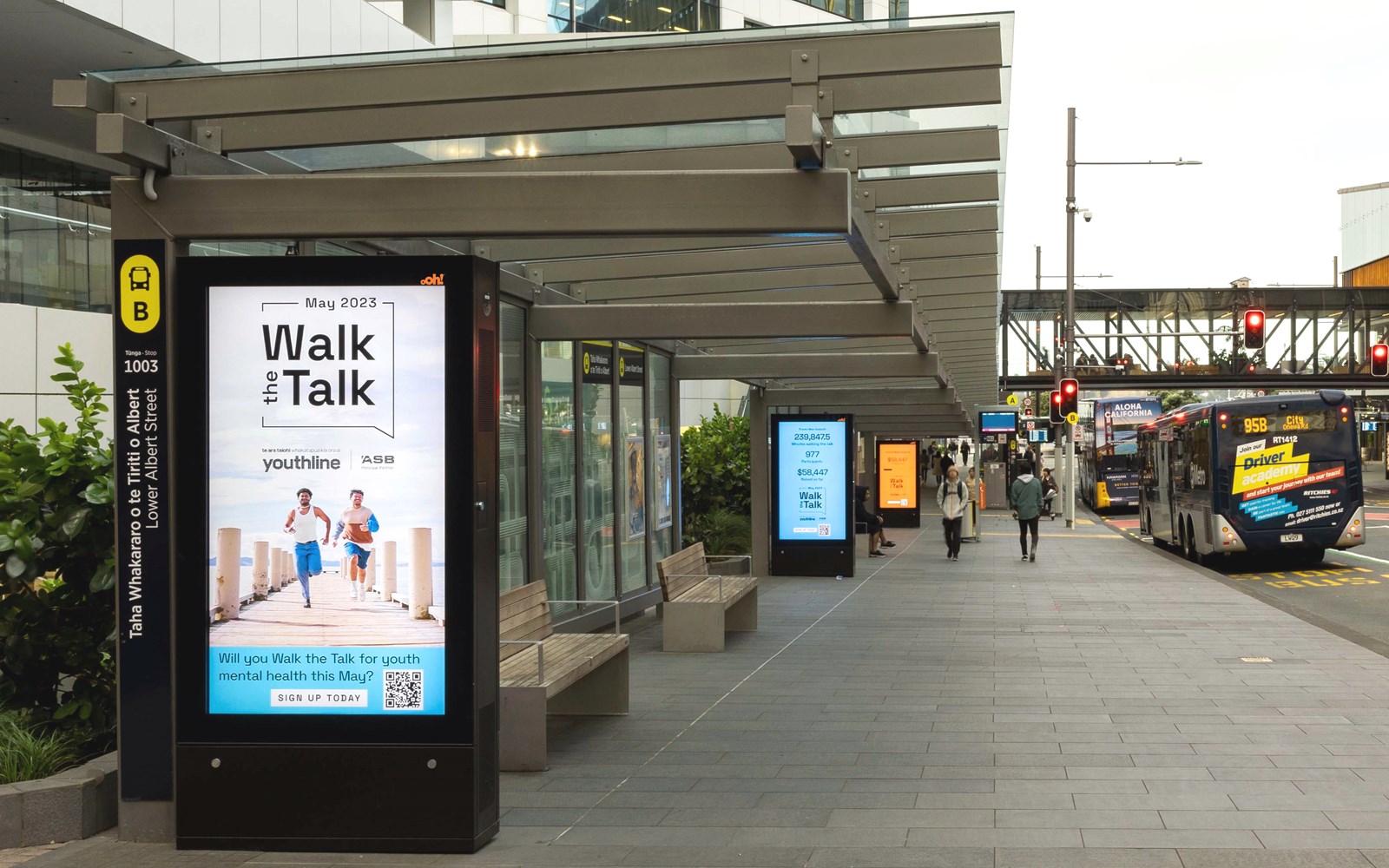 Auckland_Bus_Shelter.jpg